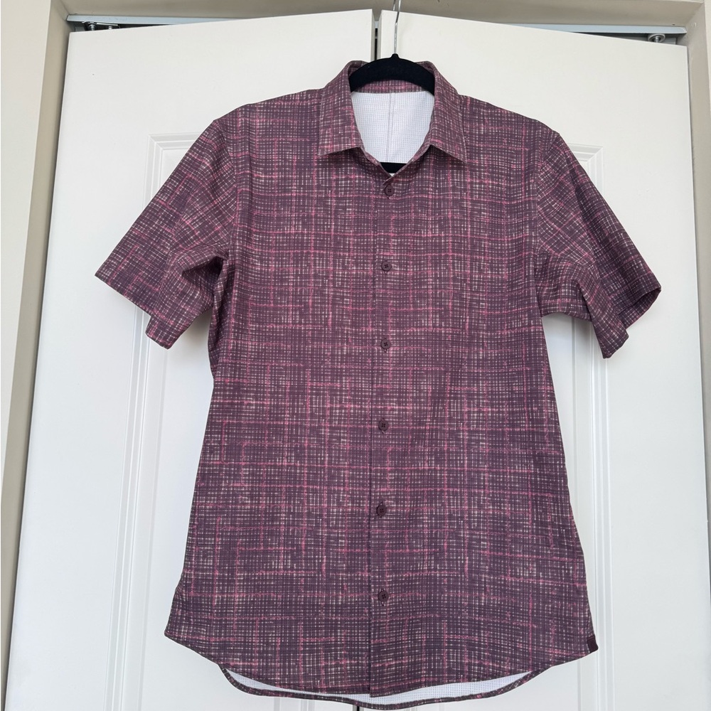 Lululemon Men's Airing Easy Short Sleeve Patterned Shirt - Purple